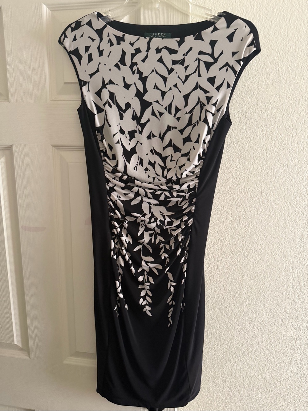 Lauren Ralph Lauren Black & White Leaf-Print Ruched Sheath Dress